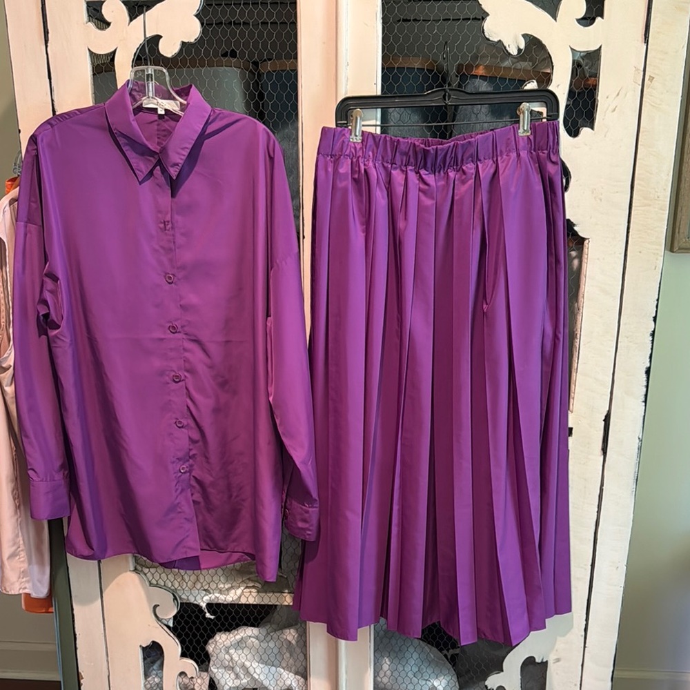 Tibi sporty nylon pleated skirt, purple,size large, EUC $135.